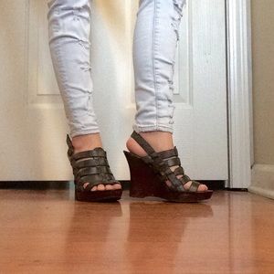 Gray Lattice Wedges
